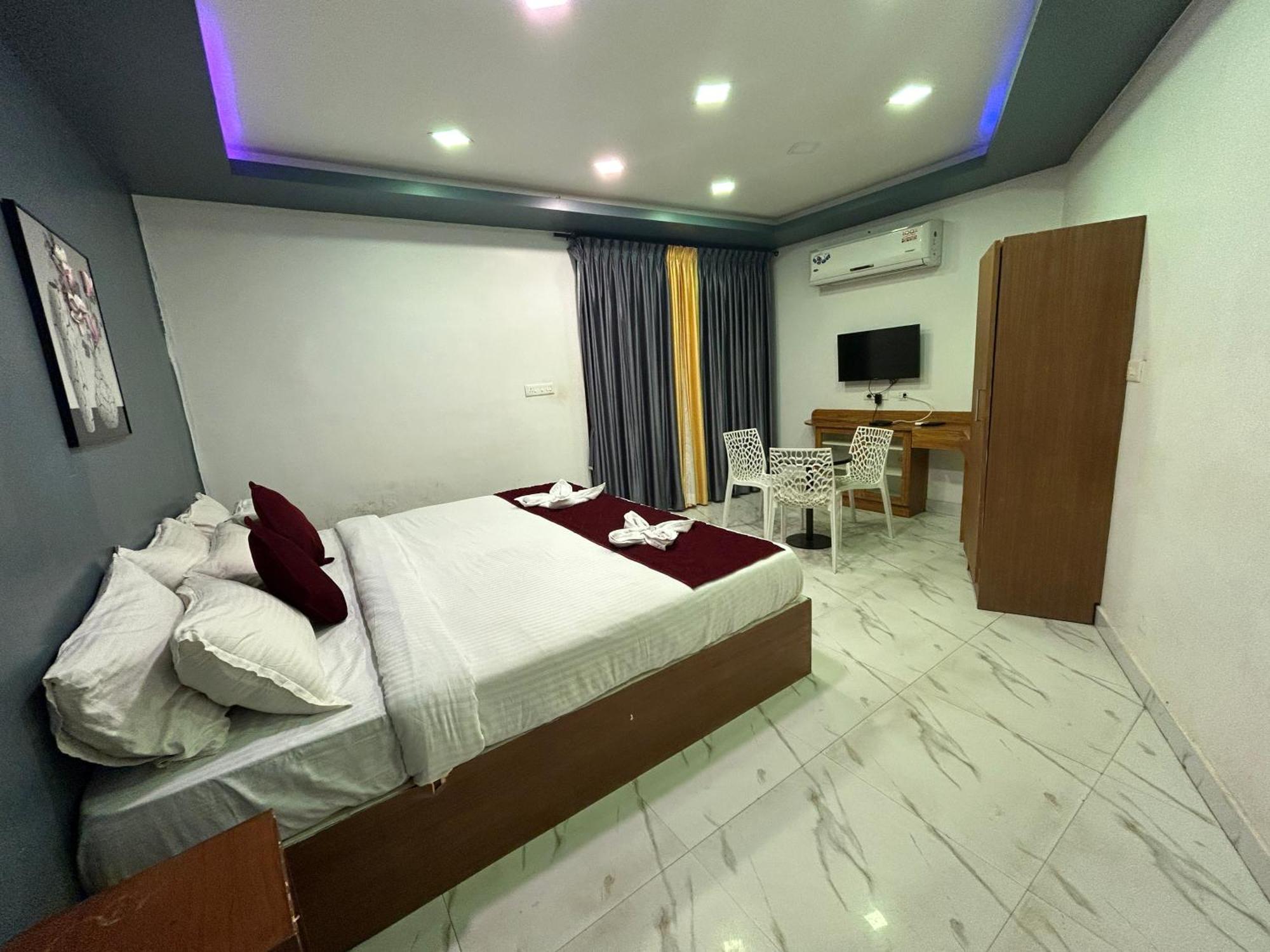 The Elite Beachview Puducherry Buitenkant foto