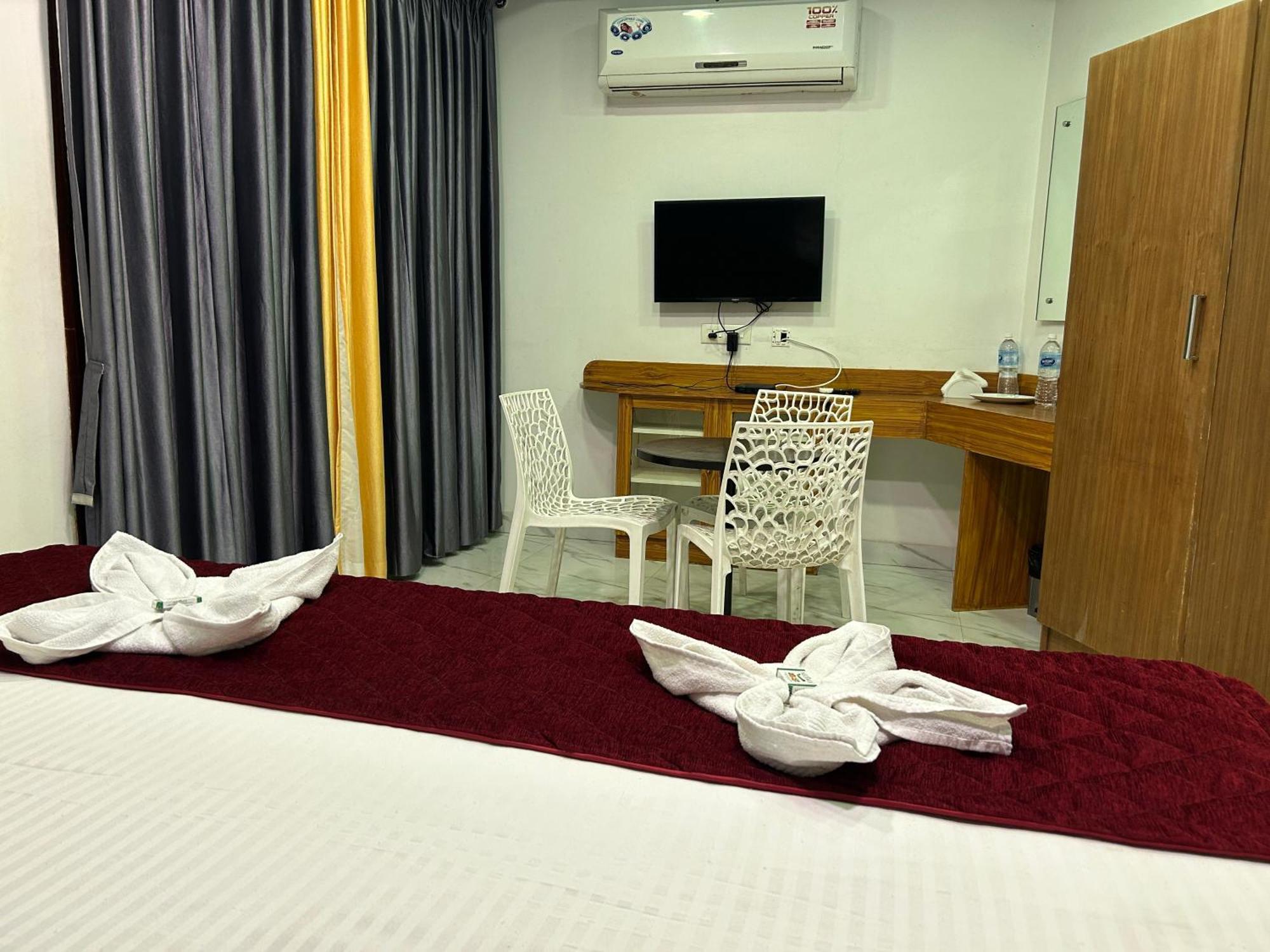 The Elite Beachview Puducherry Buitenkant foto